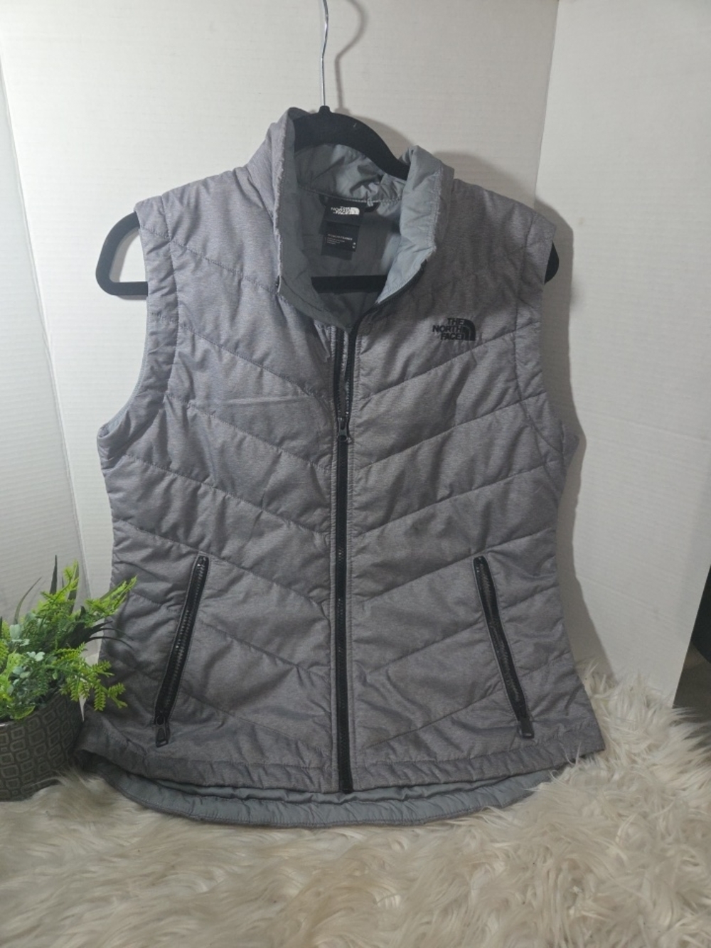 The North Face Tamburello Women's Gray Quilted Insulated Vest In Size Medium